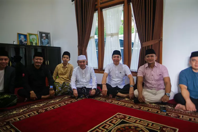Menjelang Idul Fitri, Wali Kota Bogor Dedie Rachim dan Wakil Wali Kota Jenal Mutaqin bersilaturahmi dengan para ulama di Kota Bogor (Pemkot Bogor)
