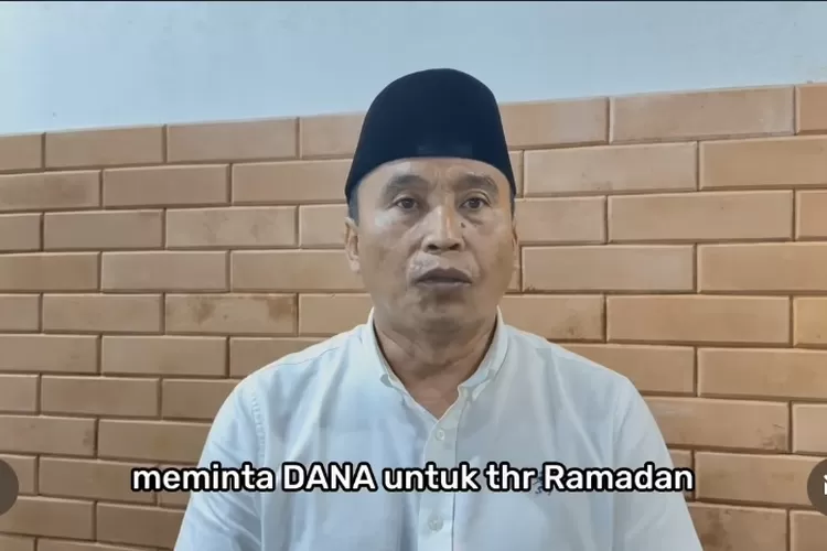 Kepala Desa Klapanunggal Ade Endang Saripudin meminta maaf usai viral surat permintaan THR ke perusahaan. (Instagram @kabupaten.bogor)