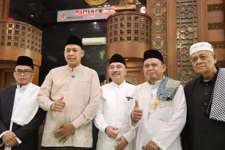 Wali Kota Bekasi Tri Adhianto punya makna mendalam pada Idul Fitri 2025. Apalagi pada Ramadan lalu, terjadi musibah bencana di Kota Bekasi (Pemkot Bekasi)