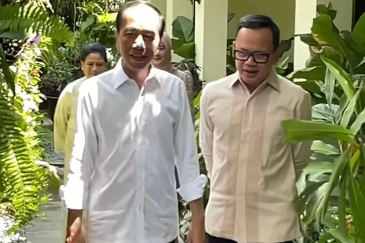 Wakil Menteri Dalam Negeri (Wamendagri), Bima Arya Sugiarto bersama Presiden Indonesia ke-7 Joko Widodo. (Instagram/@bimaaryasugiarto)