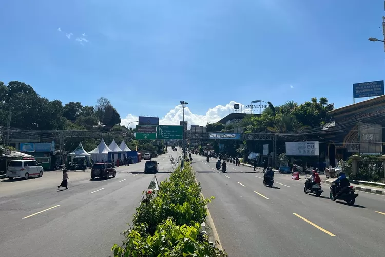 Konidisi Jalur Puncak Bogor pada Minggu, 6 April 2025. (Fahriza)