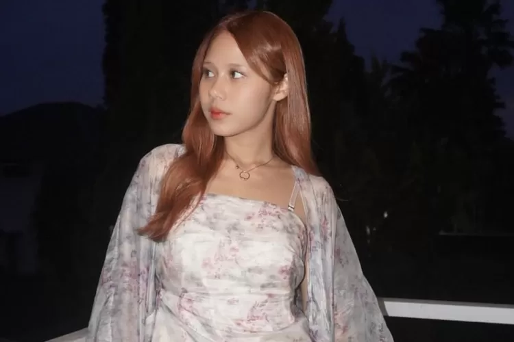 Penyanyi, Nadin Amizah. (Instagram/@cakecaine)