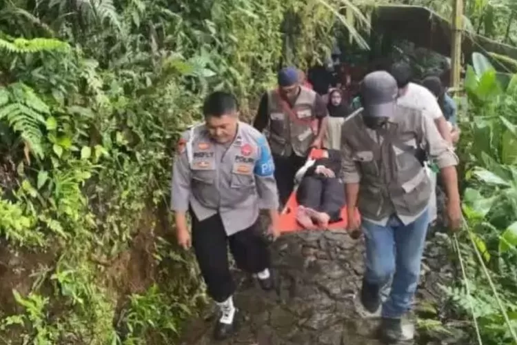 Pada musim Liburan Lebaran lalu, seorang wisatawan asal Banten jadi korban di Suspension Bridge atau Jembatan Gantung Situgunung di Sukabumi (ist)