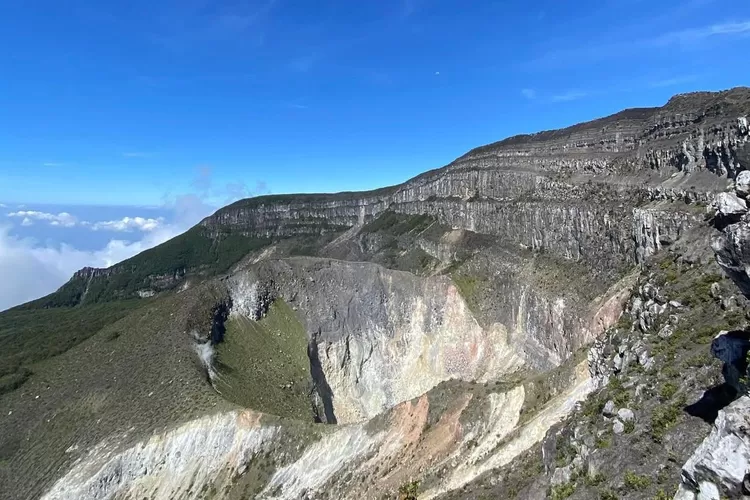 Kawasan Gunung Gede yang berada di wilayah Kabupaten Cianjur, Sukabumi, dan Bogor. (Instagram/@gn.gedepangrango)