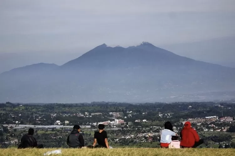Usai diguncang gempa, aktivitas dua gunung di Jawa Barat meningkat, jalur pendakian Gunung Gede Pangrango diperpanjang tutup  (Arifin - Metropolitan)