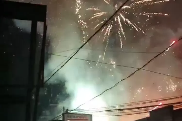 Kondisi kebakaran di wilayah Kecamatan Leuwiliang, Kabupaten Bogor, Minggu, 13 April 2025. (Tangkapan layar)