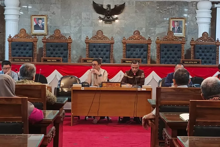 DPRD Kota Sukabumi gelar rapat membahas statment wali kota yang sebut ada rumah makan omzet Rp12 miliar tapi tercatat Rp1,5 miliar (IST)