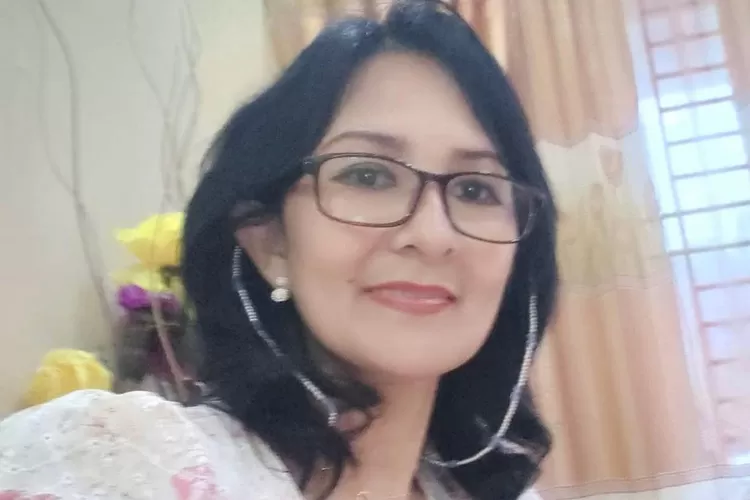 Megawati Zebua viral setelah video memperlihatkan dirinya diduga terlibat cekcok dengan pramugari. (Instagram/@zeboeamegawati)