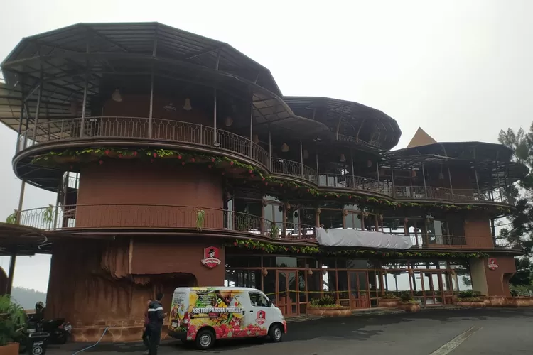 Restoran Liwet Asep Stroberi (Astro) Puncak Bogor. (Rizal)