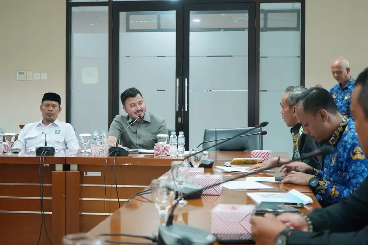 Komisi II DPRD Kota Bogor mendorong digitalisasi pendapatan daerah usai merampungkan rapat pembahasan LKPJ tahun anggaran 2024 (DPRD Kota Bogor)