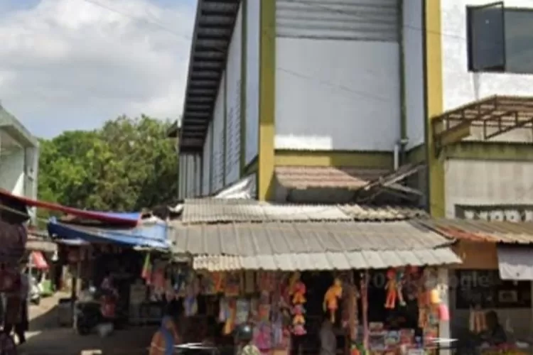 Kondisi Pasar Sagaranten, Kabupaten Sukabumi, semakin semrawut dengan hadirnya lapak liar yang membikin resah para pedagang resmi (IST)