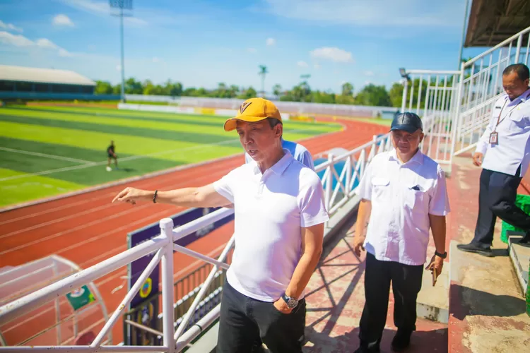 Wali Kota Bogor, Dedie A Rachim mengunjungi sekaligus belajar ke stadion yang ada di Jateng. 