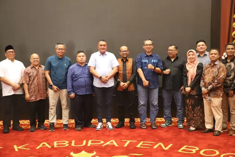 Bupati Bogor Rudy Susmanto saat&nbsp;audiensi dengan&nbsp;IPB University di Pendopo Bupati Bogor, Cibinong, Sabtu, 26 April 2025. (Diskominfo)