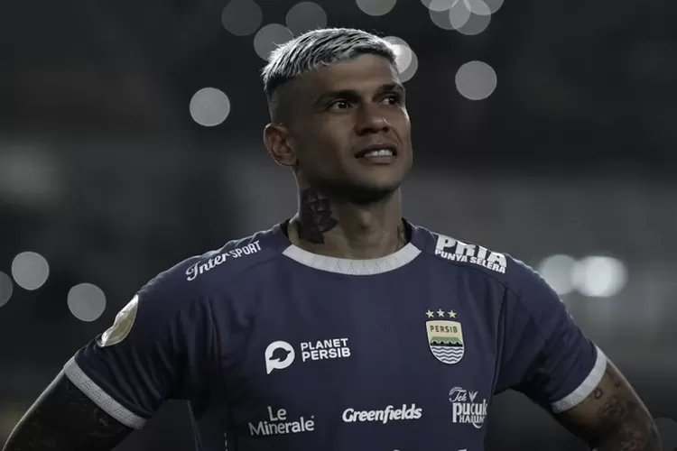 Ciro Alves berikan ucapan perpisahan usai Persib Bandung menang 3-0 atas PSS Sleman di pekan ke 30 BRI Liga 1 musim 2024-2025. (Instagram : cirooficial)