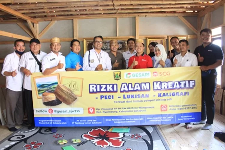 Pelaku UMKM binaan SCG yang ada di Sukabumi berhasil menembus pasar global, memasarkan produk kerajinan dari pelepah pisang kering (IST)