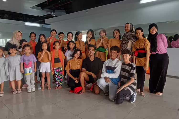 Sanggar Obor Sakti menawarkan program menarik Jajan Seni cuma Rp25 ribu, buat kamu yang ingin coba ikuti tari jaipong sampai jago (IST)