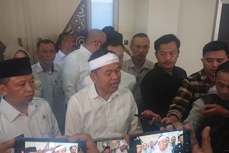 Gubernur Jawa Barat Dedi Mulyadi melakukan pendekatan personal untuk menanggapi polemik Oriental Circus Indonesia (Ali/Metropolitan)