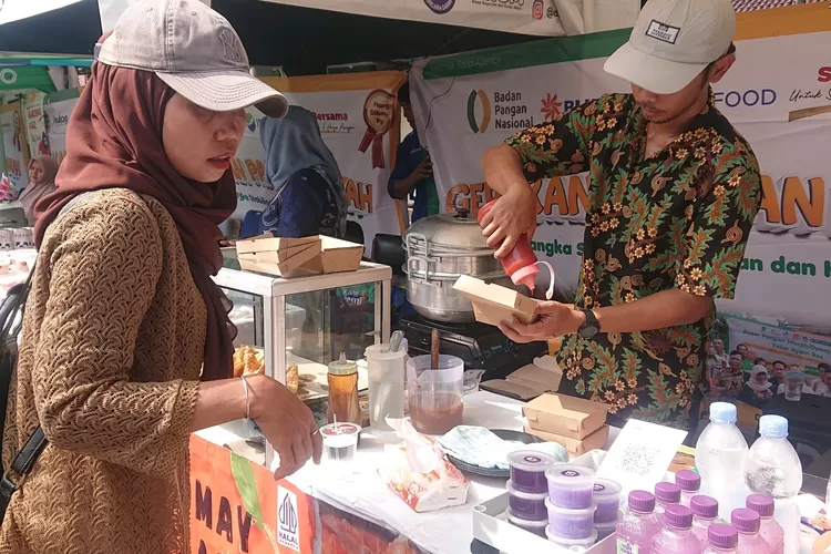 Kecamatan Limo, Kota Depok, menggelar Pasar Murah dan Lomba Tradisional demi menggenjot daya jual UMKM di Kota Depok (Ali)