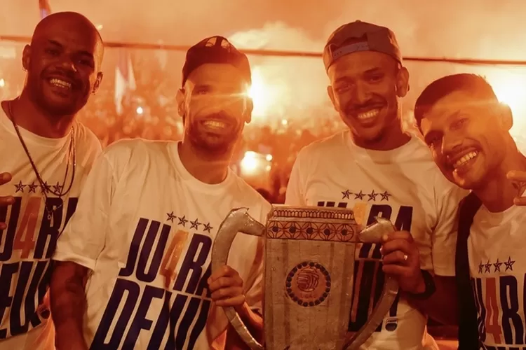 Persib Bandung berhasil menjadi juara BRI Liga 1 musim 2024-2025, sejumlah rekor dan catatan pertama berhasil diukir. (Instagram : persib)