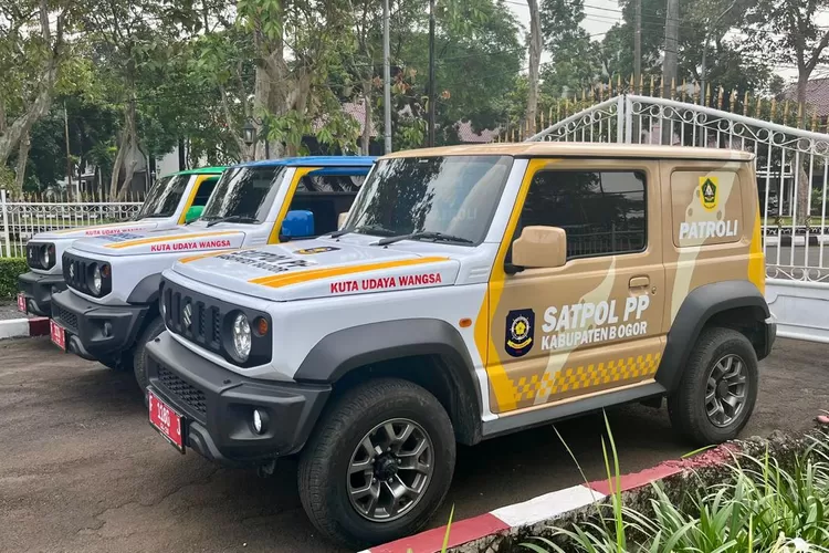 Mobil Suzuki Jimny milik Pemkab Bogor. (Riza)
