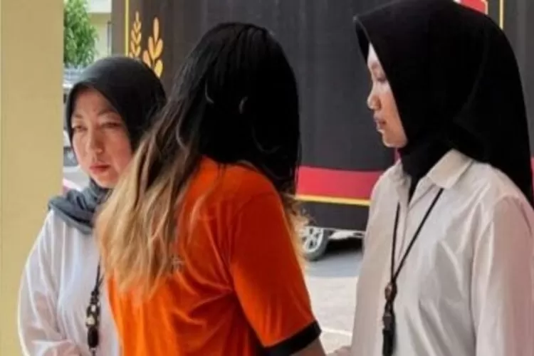 Polisi ungkap kasus dugaan penganiyaan hingga berujung tewas oleh seorang mahasiswi di Majalengka, 3 fakta mengejutkan pun terungkap. (tribratanews.jabar.polri.go.id)