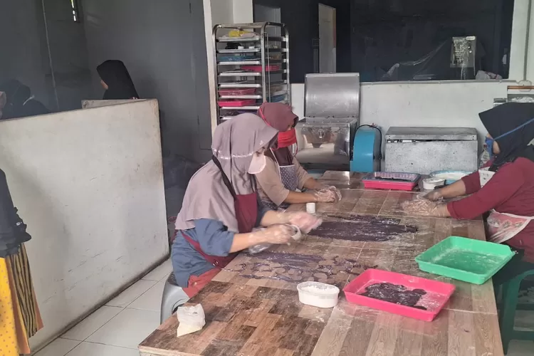 Ilustrasi salah satu unit bisnis yang digeluti Hayanah bersama tetangganya. 