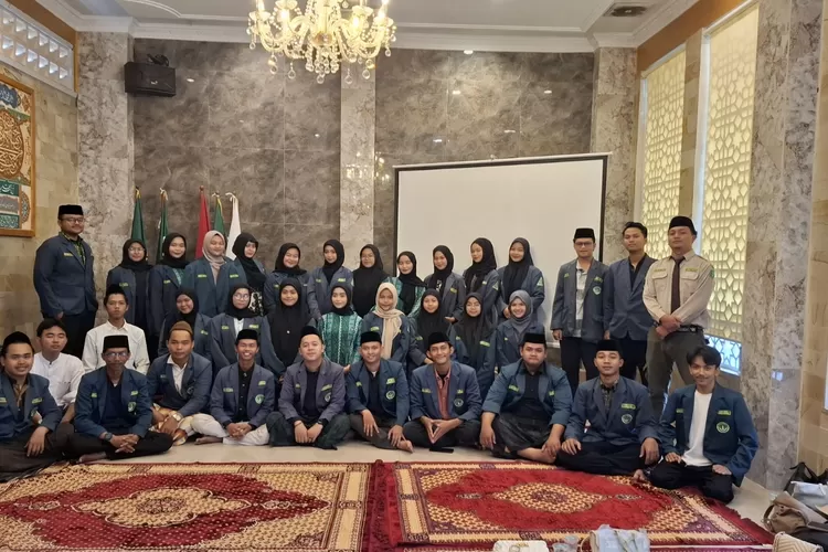 Jajaran Pengurus PC IPNU-IPPNU Kota Depok melakukan foto bersama usai menggelar Rakorcab.  (Ali Metropolitan)