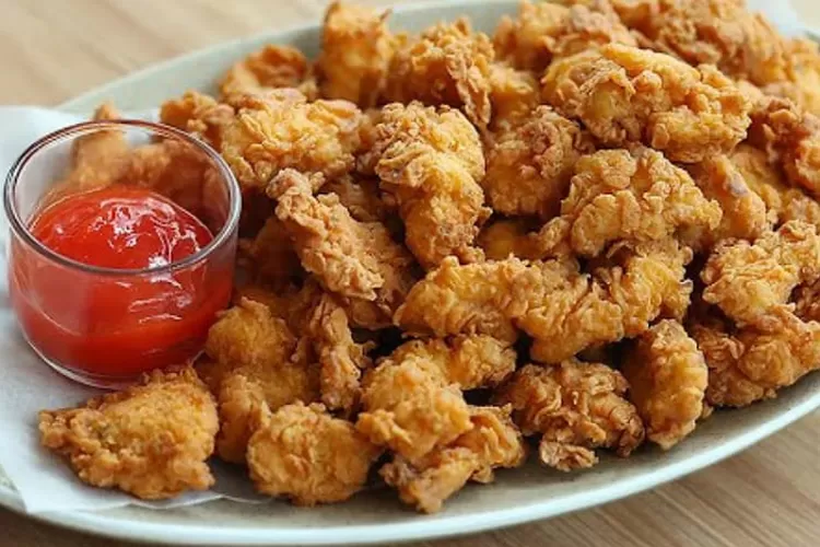 Dijamin nagih, resep dan cara membuat chicken popcorn ala homemad yang mudah, buat camilan keluarga pas banget nih (YouTube/Devina Hermawan)