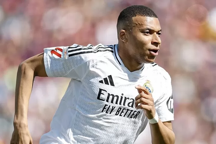 Salah satu Pemain Real Madrid yang pernah cetak Hattrick saat El Clasico lawan Barcelona di Camp Nou yaitu Kylian Mbappe. (Instagram : realmadrid)