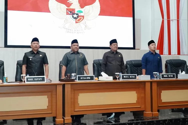 rapat paripurna ke-15 tahun sidang 2025 di ruang rapat utama DPRD Kabupaten Sukabumi, Kamis, 5 Mei 2025. (UM)