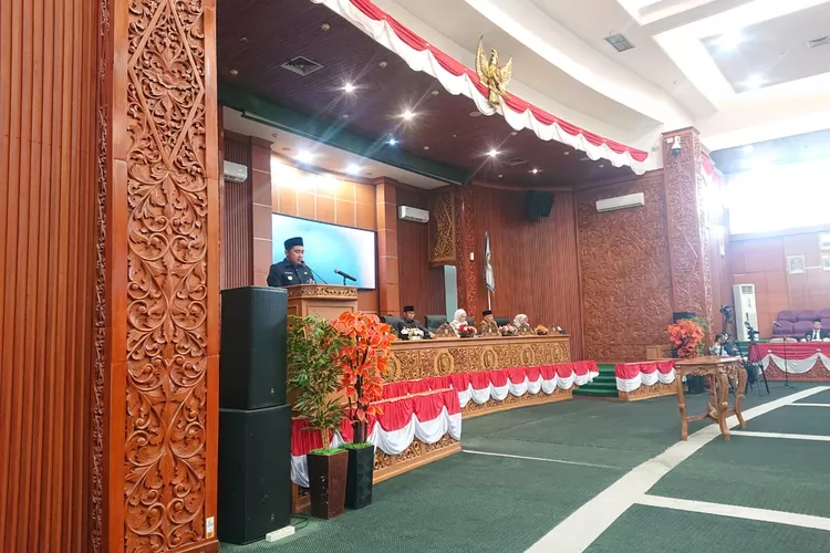 Suasana Rapat Paripurna di DPRD Kota Depok.  (Ali Metropolitan)