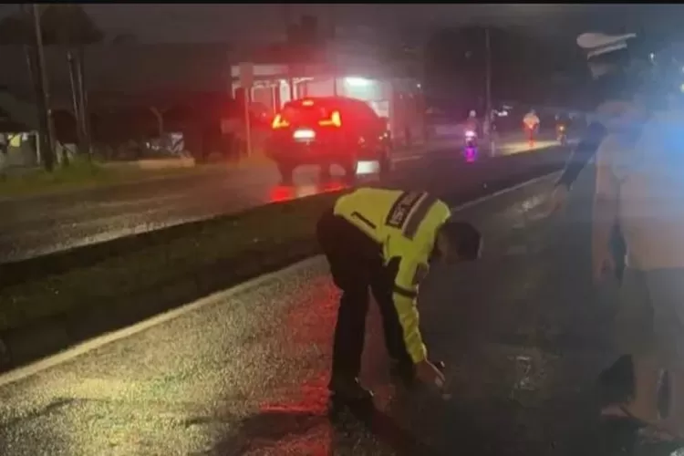 Polisi olah TKP kecelakaan di Jalan Lingkar Selatan, tepatnya di Kampung Babakan, Kecamatan Cisaat, Kabupaten Sukabumi, Senin, 19 Mei 2025. (Ist)