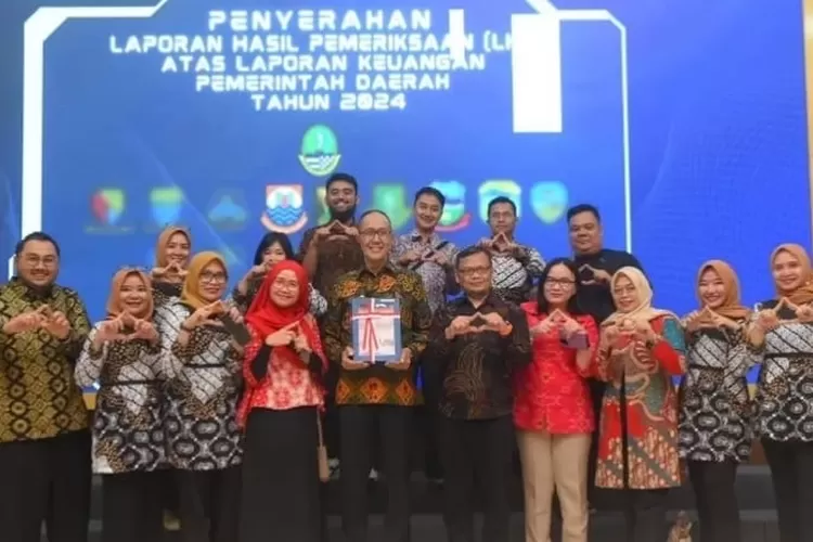 Pemkot Sukabumi kembali meraih opini Wajar Tanpa Pengecualian (WTP) atas Laporan Keuangan Pemerintah Daerah (LKPD) Tahun Anggaran 2024 dari BPK RI Perwakilan Jawa Barat. (Dokpim)