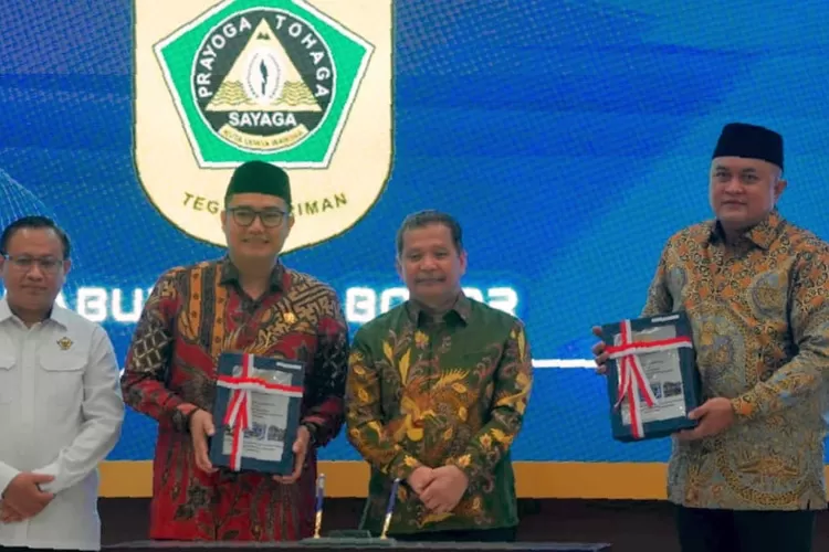 Bupati Bogor Rudy Susmanto saat menerima opini WTP di kantor BPK RI perwakilan Jabar di Bandung, Senin, 26 Mei 2025. (Diskominfo)