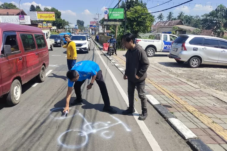 Ilustrasi polisi saat olah TKP kecelakaan. (Ist)