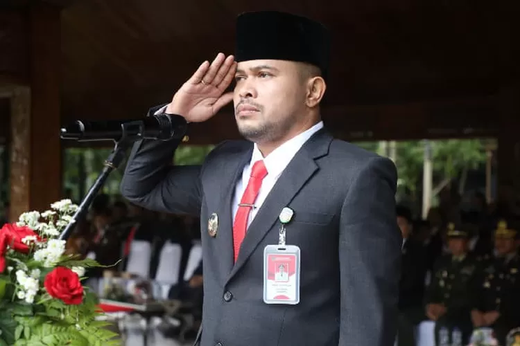 Wakil Bupati Purwakarta Abang Ijo Hapidin pimpin Upacara Peringatan Hari Lahir Pancasila di Taman Maya Datar, Minggu 1 Juni 2025. (Foto: Istimewa.)