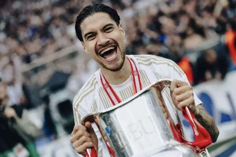 Simak selengkapnya mengenai 5 trofi yang Kevin Diks meraih di FC Copenhagen selama berkarier di sana. (Instagram : fc_kobenhavn)