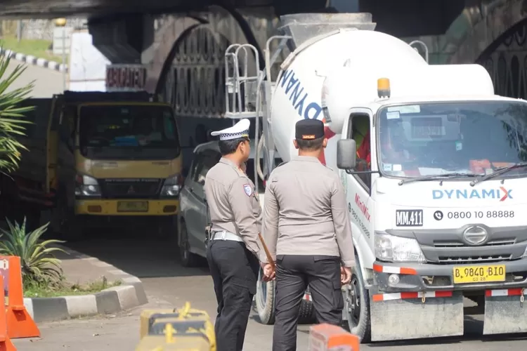 Kapolres Bogor AKBP Rio Wahyu Anggoro saat memantau arus balik libur panjang Idul Adha, Senin, 9 Juni 2025. (Polres Bogor)