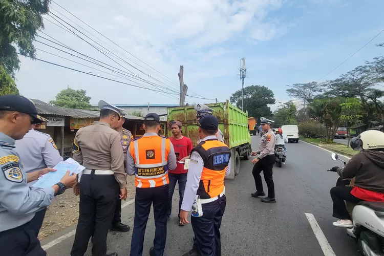 Razia kendaraan Odol di seputaran Jalan Lingkar Selatan Kota Sukabuni, Rabu, 11 Juni 2025. (UM)