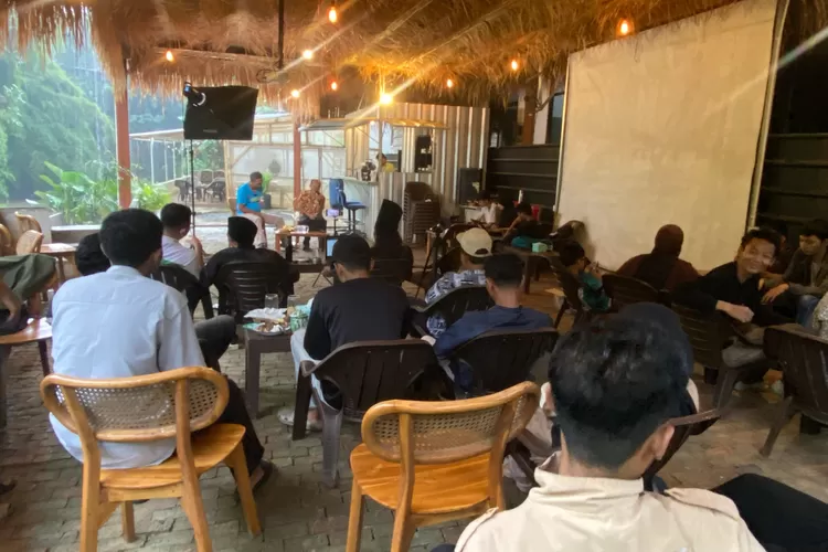 Kobong Forum Discussion membahas identitas Kota Depok. (Ali/metropolitan.id)