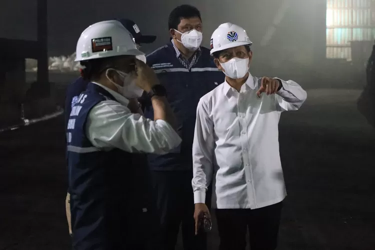 KLH melakukan penyegelan terhadap dua pabrik logam di Serang, Provinsi Banten lantaran kedapatan mencemari udara (IST)