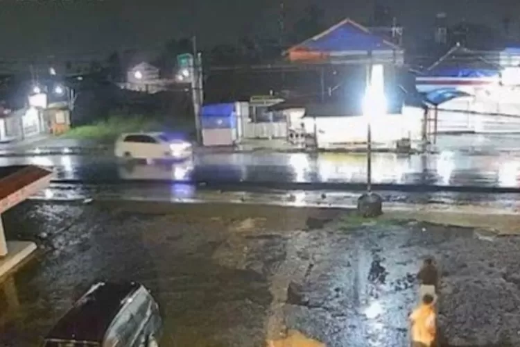 Lokasi kecelakaan maut di Jalan Raya Cisaat Sukabumi. (Ist)