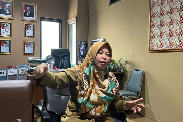 Kepala Bagian Perekonomian Setda Kota Bogor Dewi Kurniasari saat diwawancara.  (Fahriza/Metropolitan)