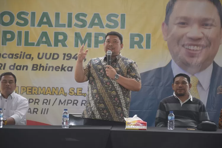 Anggota DPR RI, Ilham Permana memberikan sambutan dalam kegiatan sosialisasi empat pilar di wilayah Kecamatan Bogor Selatan, Kota Bogor. 