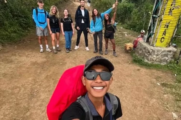 Pemandu Rinjani Ali Musthafa Justru Jadi Sasaran Kritik. (Lambe Turah)