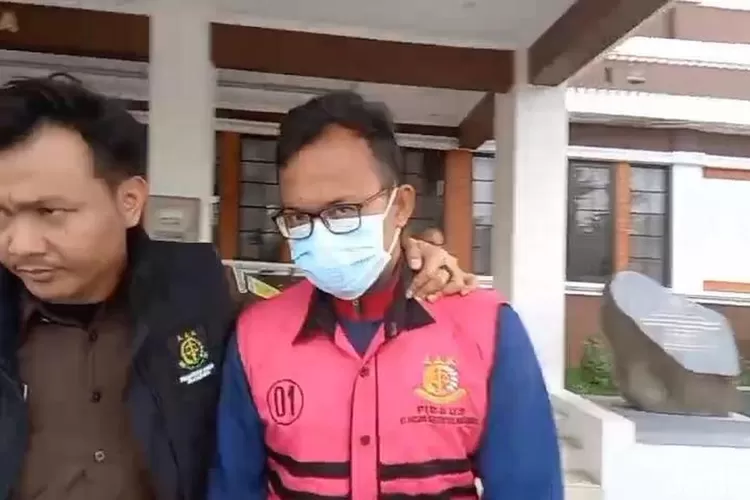 Sekdes Majalengka Gelapkan Uang Dana Desa Ratusan 