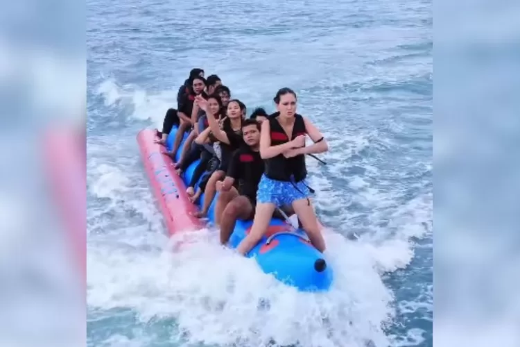 Luna Maya Ikut Rayakan Tren Aura Farming.