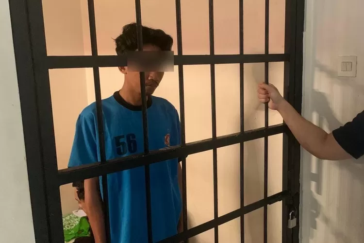 Pelaku dugaan pemerkosaan anak di bawah umur di Gunungsindur, Kabupaten Bogor ditangkap Polres Bogor. (Polres Bogor)