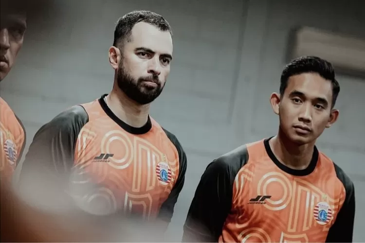 Jordi Amat memiliki nomor punggung yang tak biasa di Persija Jakarta, mantan Bek JDT itu ungkap alasan nomor 21 jadi pilihan pilihannya. (Instagram : persija)