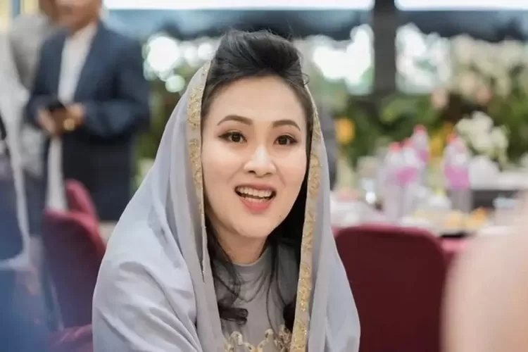 Sherly Tjoanda akhirnya menanggapi isu kedekatan dirinya dengan Gubernur Jawa Barat Dedi Mulyadi. (Instagram)